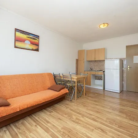 Apartamento 2 Bedroom Stunning In Lokva Rogoznica